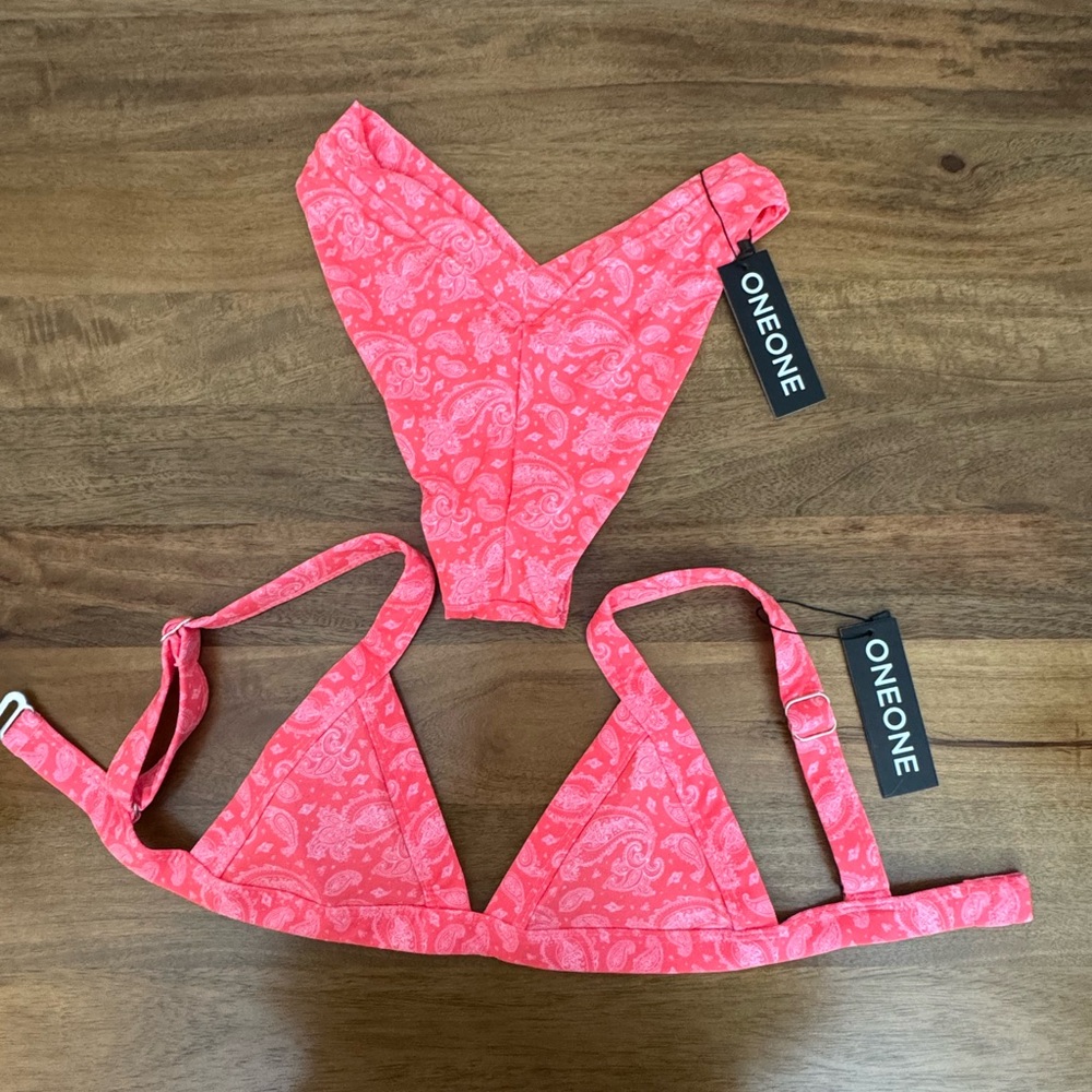 One one bikini set - Jesse bottom (S) Kameron top (XS) coral paisley NWT